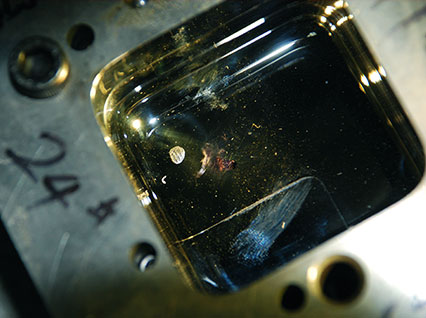 <a href='http://m.pwb3688.com/product/3.htm' class='text_a'>模具激光焊機</a>修復鏡面模具效果